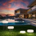 Venkovní stojací lampa Disco z bílého polyethylenu vyrobená v Itálii