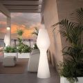 Venkovní stojací lampa Reyes z polyethylenu s LED světlem vyrobená v Itálii