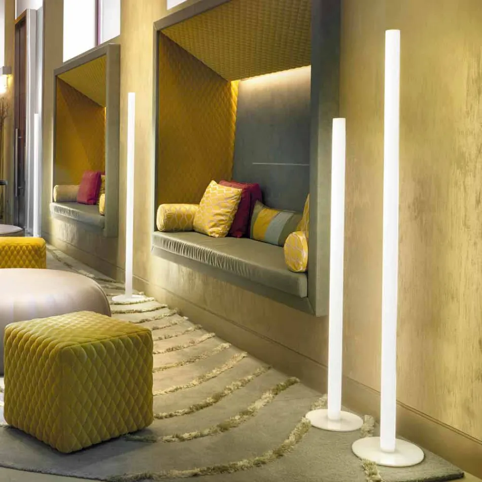 Slide Flux štíhlá podlahová svítidla z methakrylátu vyrobená v Itálii Viadurini