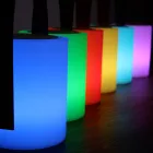Přenosná venkovní designová lampa s vícebarevnými LED diodami, Bluetooth reproduktorem a dálkovým ovládáním (IP44) Viadurini