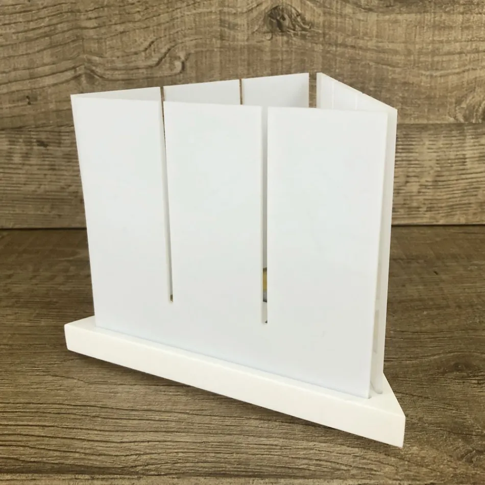 Lucerna moderního designu ve vysoce kvalitním bílém Corianu vyrobeném v Itálii - Sisifo Viadurini