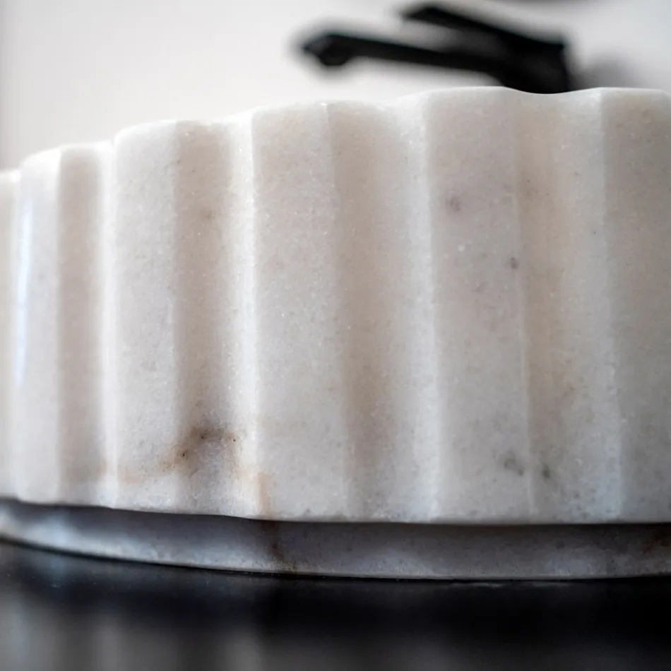 Oválné zápustné umyvadlo do koupelny z bílého mramoru - Cunzite Viadurini