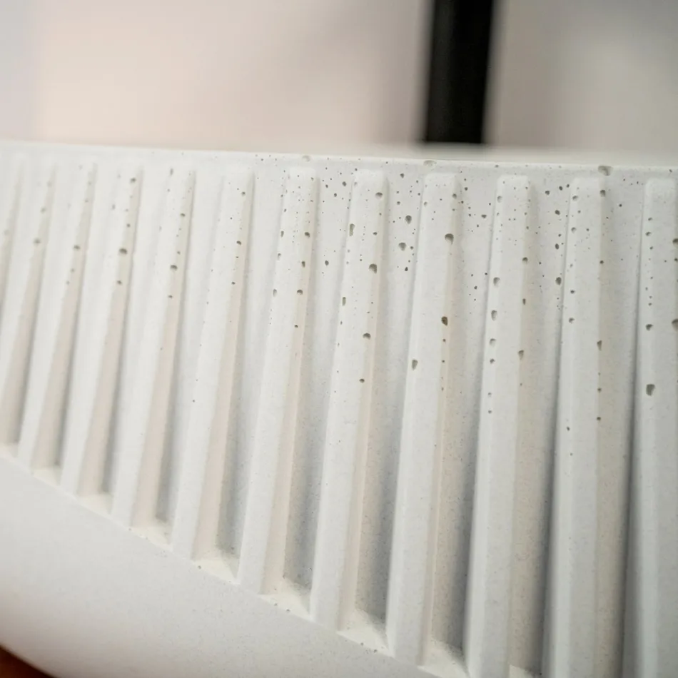 Kulaté umyvadlo na desku vyrobené z cementu a pryskyřice - Ibisco Viadurini