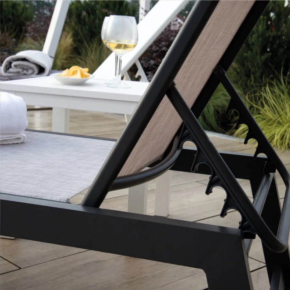 Venkovní lehátko z hliníku a textilenu se 2 kolečky - kostým Viadurini