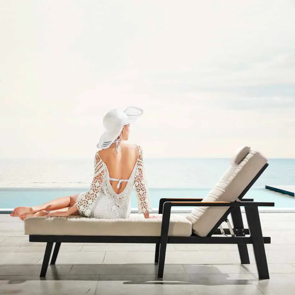 Hliníkové lehátko a teakové područky s opěrkou hlavy - Moira Viadurini