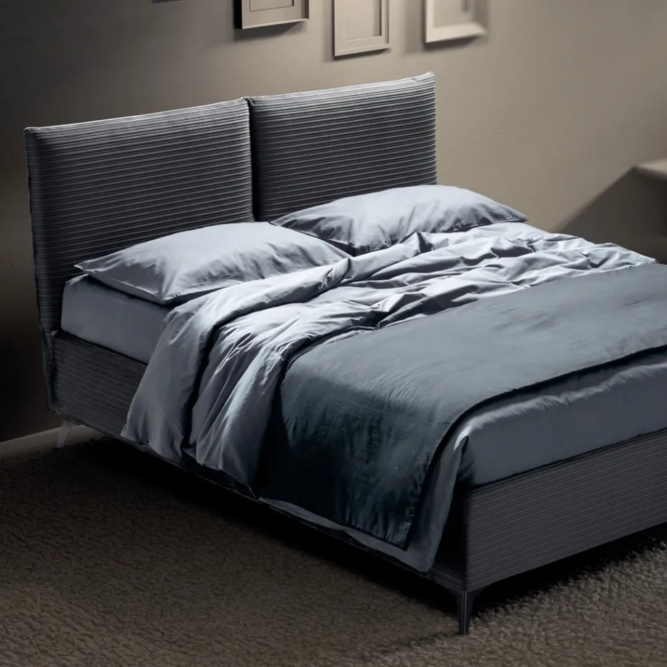 Manželská postel 160x190 s polstrováním ve tvaru polštáře - Brezze Viadurini