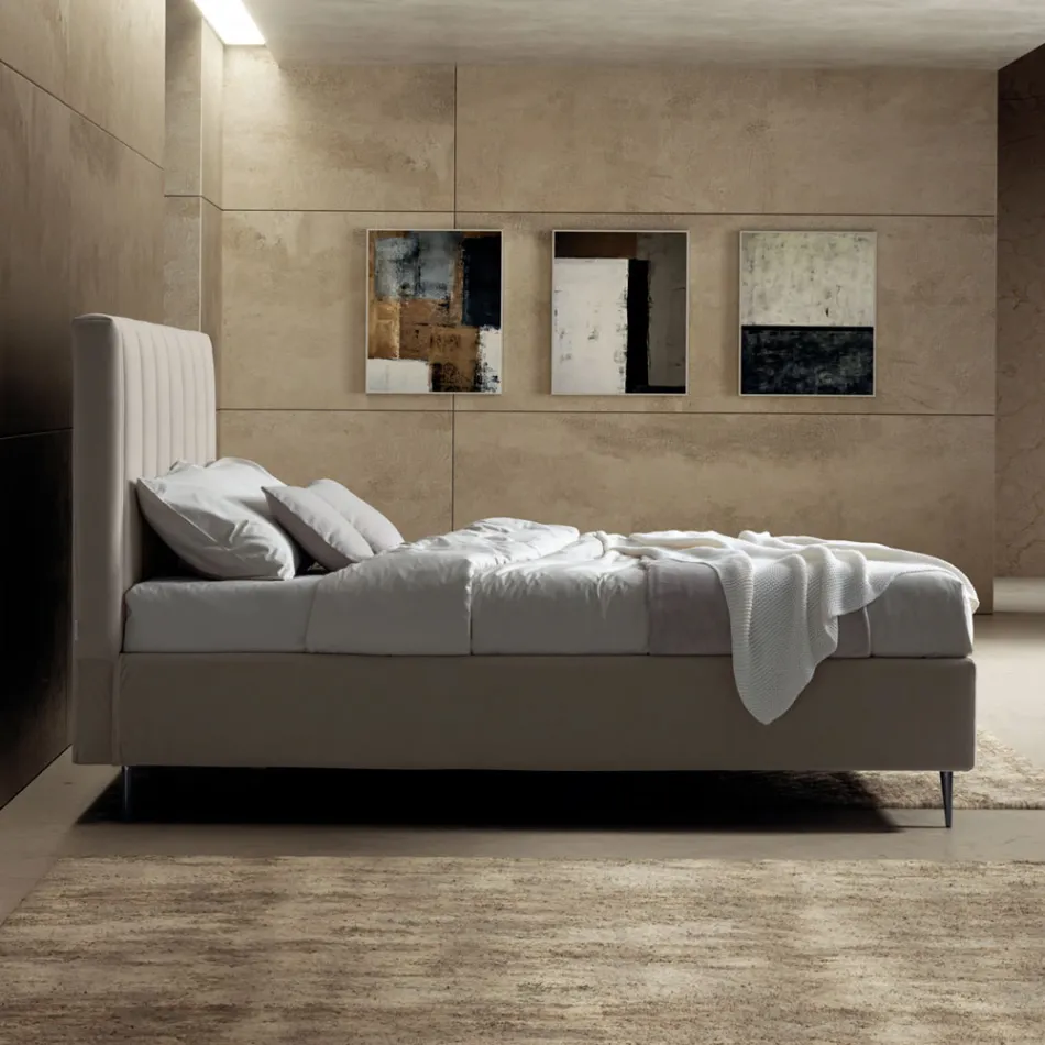 Manželská postel 160x190 s prošíváním se širokými vertikálními pásy - Magan Viadurini