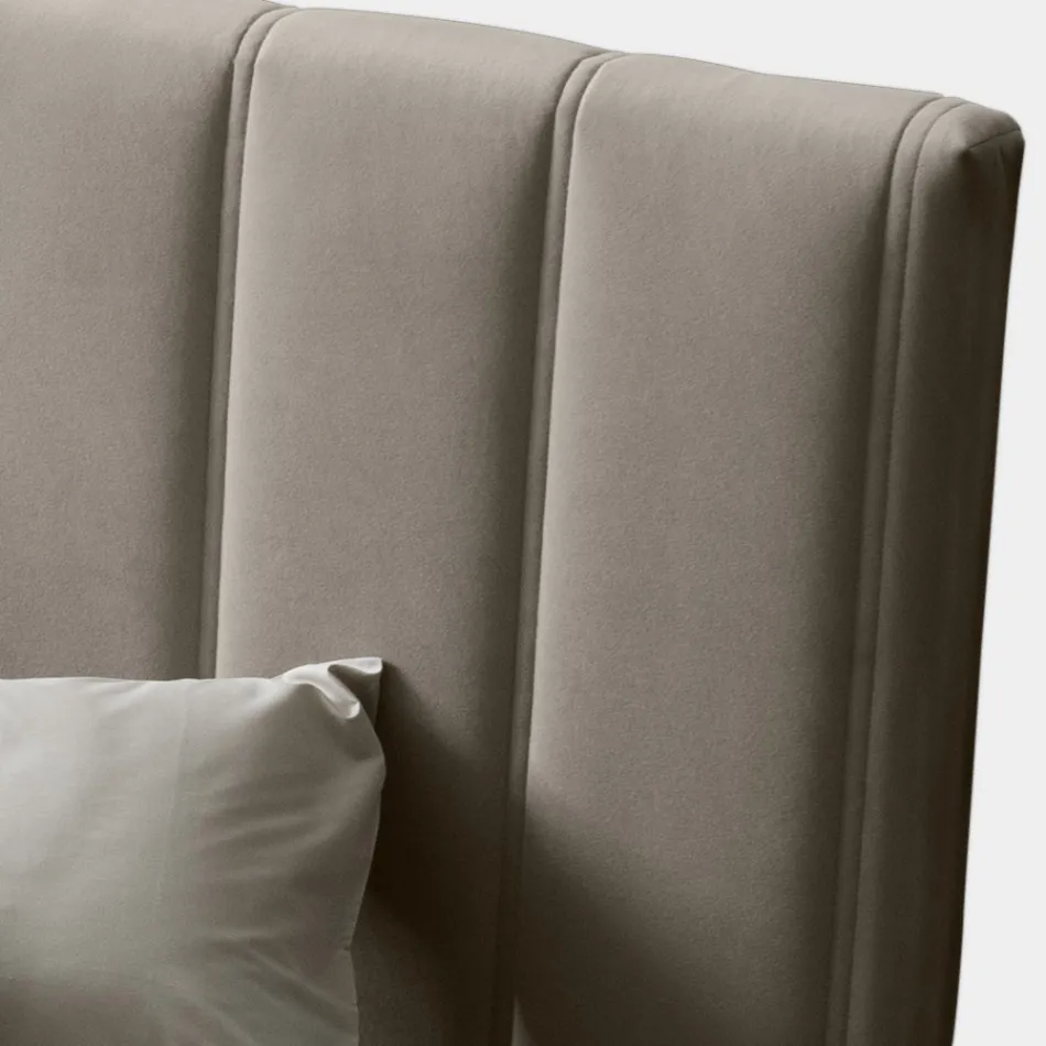 Manželská postel 160x190 s prošíváním se širokými vertikálními pásy - Magan Viadurini