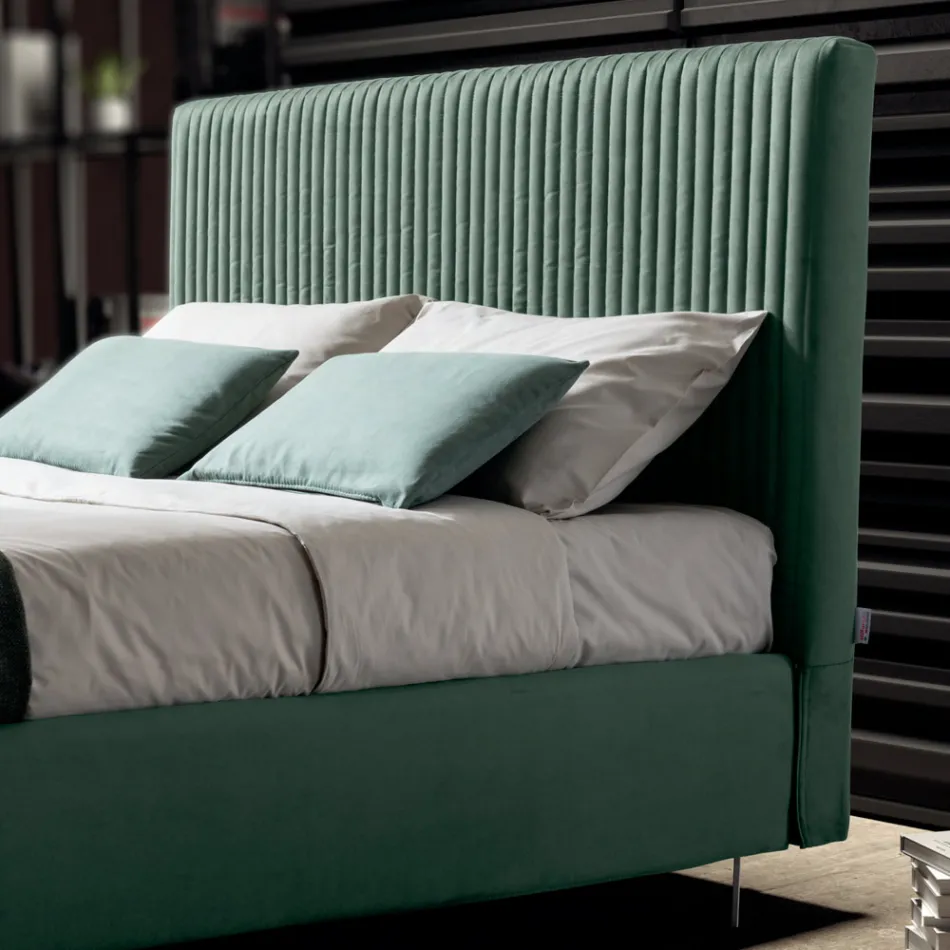 Manželská postel 160x190 s prošíváním s úzkými proužky - Meduse Viadurini