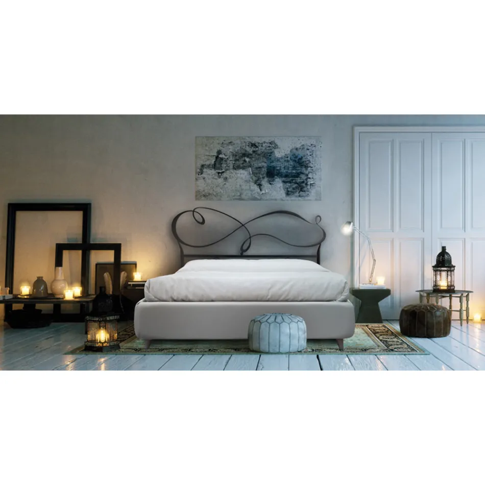 Manželská postel s čalouněným rámem postele v různých povrchových úpravách Made in Italy - Design Viadurini