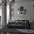 Manželská postel s podnožkou Coordinated Iron Made in Italy - Penny