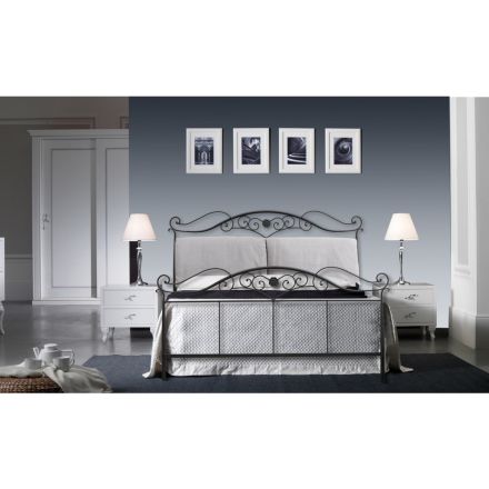 Manželská postel s odpovídajícím stupátkem a čelem s polštáři - Life Viadurini