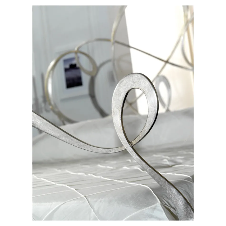 Manželská postel s odpovídající podnožkou, matrací a 2 nočními stolky - Nebbia Viadurini