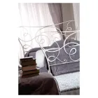 Manželská postel s podnožkou, matrací, polštáři a 2 nočními stolky - Lampo Viadurini