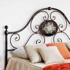 Manželská postel s tepaného železa návrh vytvořený Alexa Viadurini