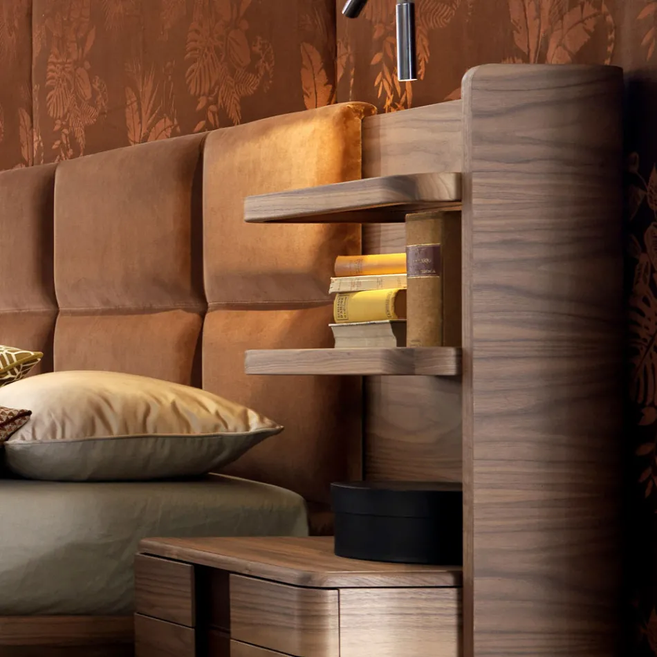 Grilli York vyrobil z Itálie masivní dřevěné čalouněné dvoulůžko Viadurini