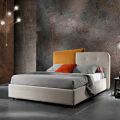 Moderní designová manželská postel v šedém a oranžovém sametu - Plorifon