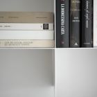 Modulární designová nástěnná knihovna z vysoce kvalitního kovu - Roger Viadurini