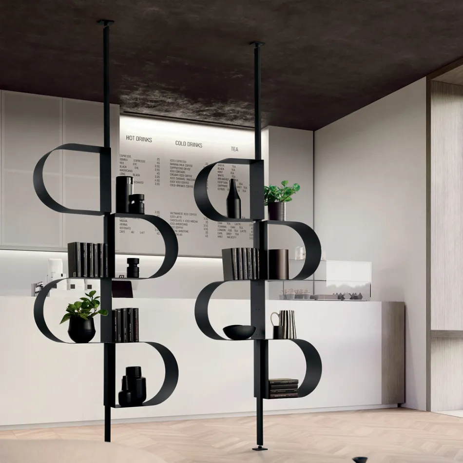 Vertikální knihovna Fatima z lakovaného kovu s nastavitelnými nohami Viadurini