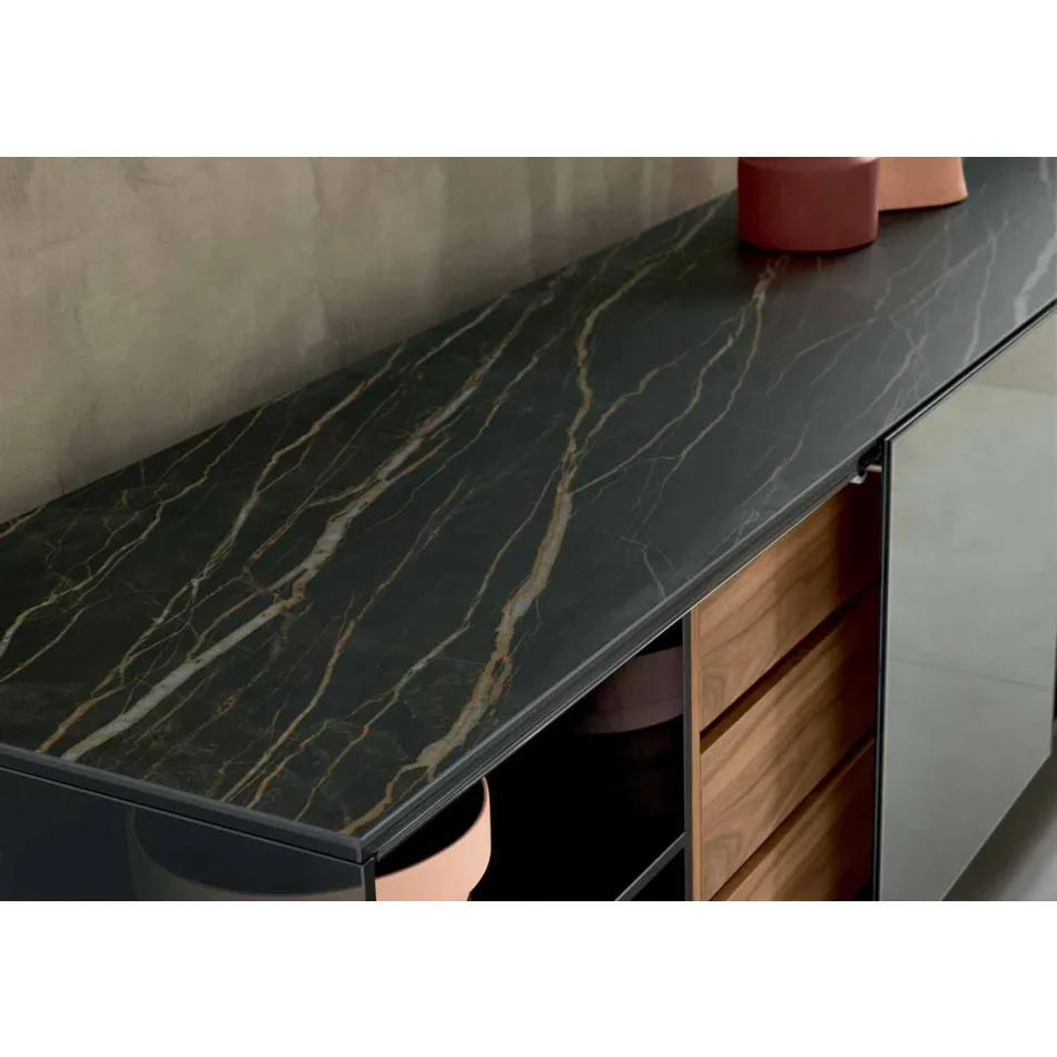 Moderní příborník na uzených skleněných kolech a keramických deskách vyrobených v Itálii - Sciocca Viadurini