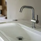 Páková směšovací baterie s kovovým umyvadlem v moderním designu - Zanio Viadurini