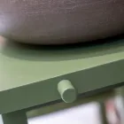 Samostatně stojící koupelnová skříňka s teakovým povrchem a velkou zelenou policí - Raomi Viadurini