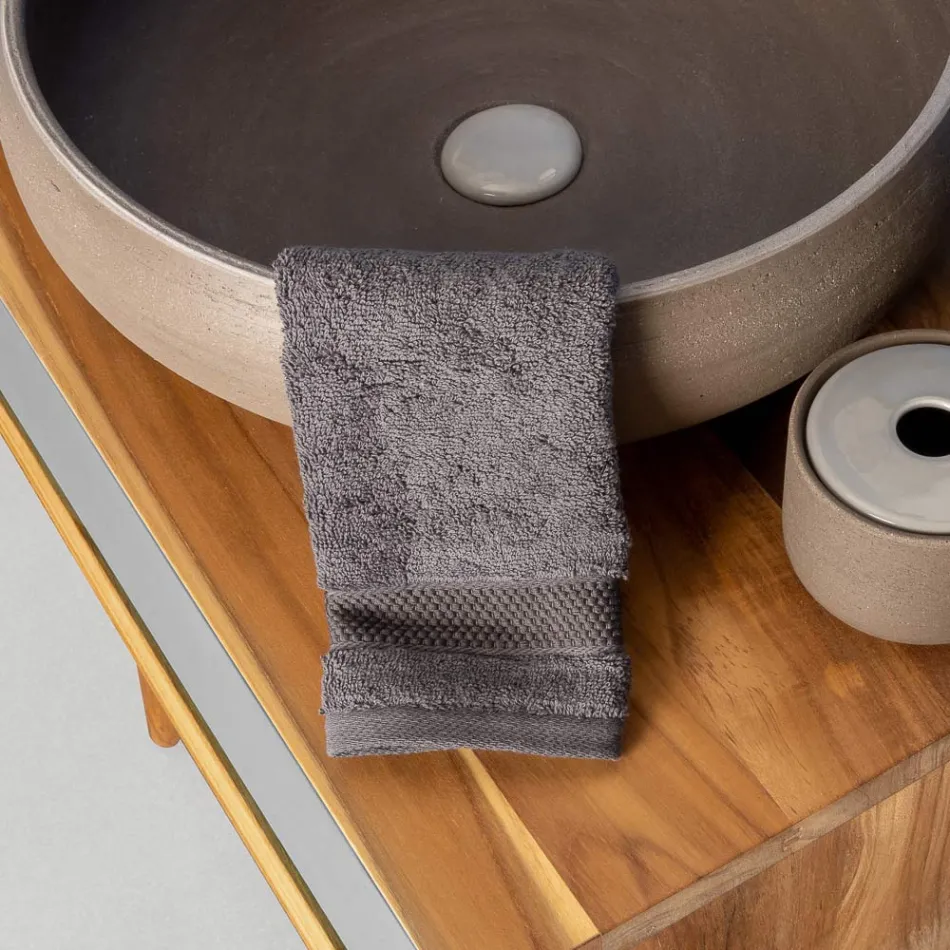 Volně stojící koupelnová skříňka z přírodního teaku s podporou šedé barvy - Gatien Viadurini