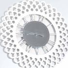 Bílé dřevěné nástěnné hodiny velké a moderní květinový design - Gerbera Viadurini