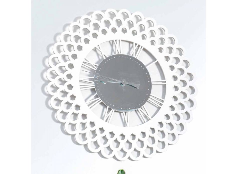 Bílé dřevěné nástěnné hodiny velké a moderní květinový design - Gerbera