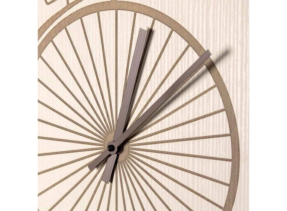 Kulaté designové dřevěné nástěnné hodiny s dekoracemi ve 2 provedeních - Byko Viadurini