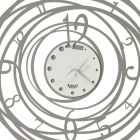Kulaté nástěnné hodiny v železném zdobeném designu ve 3 barvách - Doric Viadurini
