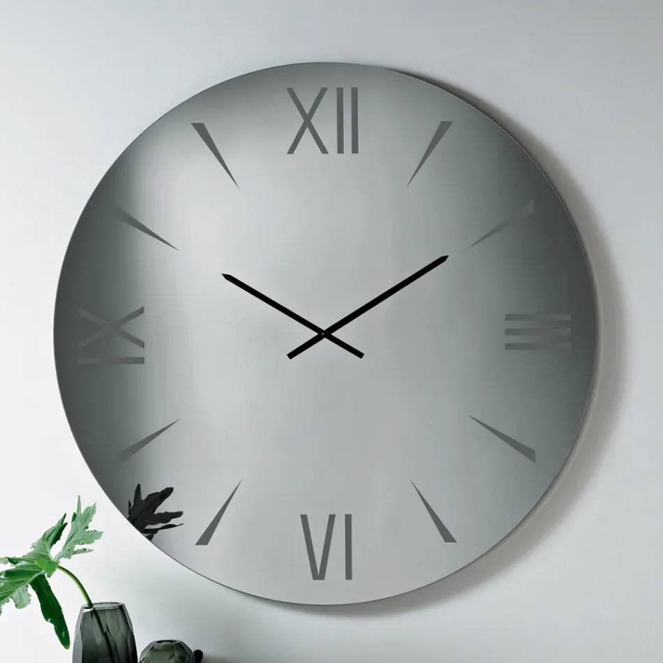 Kulaté zrcadlové skleněné hodiny s laserově gravírovanými číslicemi - Clelia Viadurini