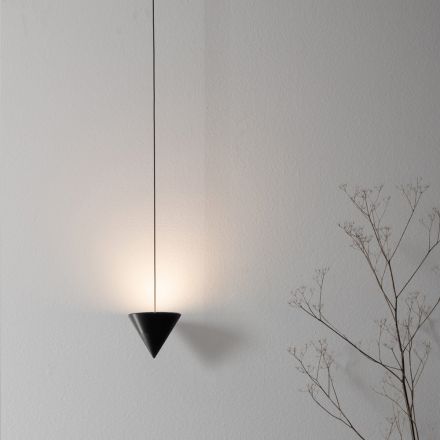 Drátěná stojací lampa v černém hliníku a kuželu Skvělý minimalistický design - Mercado Viadurini
