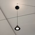 Stojací lampa v černém hliníku a dvoukuželovém minimálním designu - Mercado