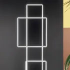 Designová LED stojací lampa ve zlatém nebo stříbrném lakovaném kovu - Formal Viadurini