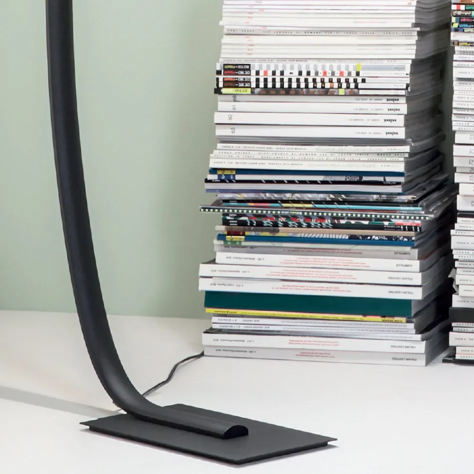 Moderní stmívatelná LED stojací lampa v černém, zlatém nebo bílém kovu - Gondola Viadurini