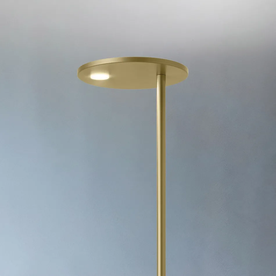 Stojací lampa z kovu s různými povrchovými úpravami vyrobená v Itálii - Lumi Viadurini