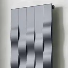 Vertikální design 5barová ocelová sálavá deska až do 1003 Watt - řeka Viadurini