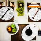 Kulatý servírovací talíř v bílém mramoru Carrara vyrobený v Itálii - Kamil Viadurini