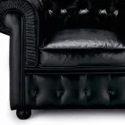 Klasické křeslo potažené kůží s dřevěnými nožičkami vyrobené v Itálii - Idra Viadurini