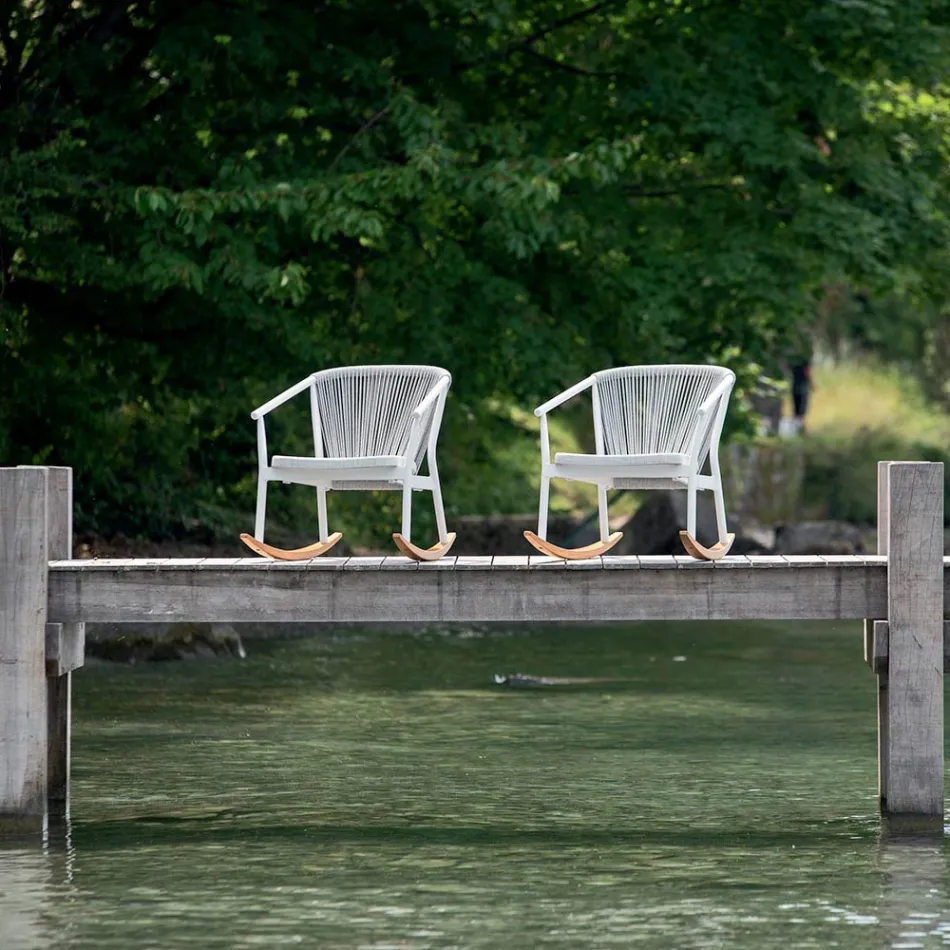 Zahradní houpací křeslo z masivního dřeva a tkaniny - inteligentní od společnosti Varaschin Viadurini