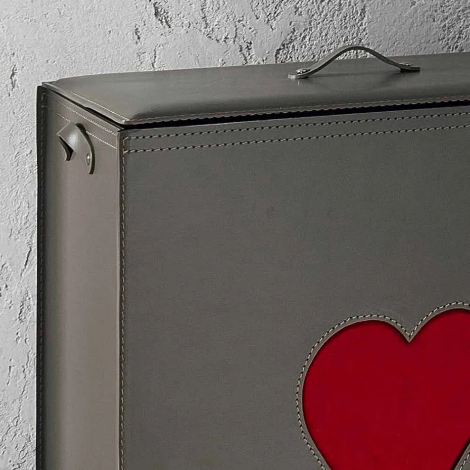 Současný kožený koš na prádlo vyrobený v Itálii Adele, vložka do srdce Viadurini