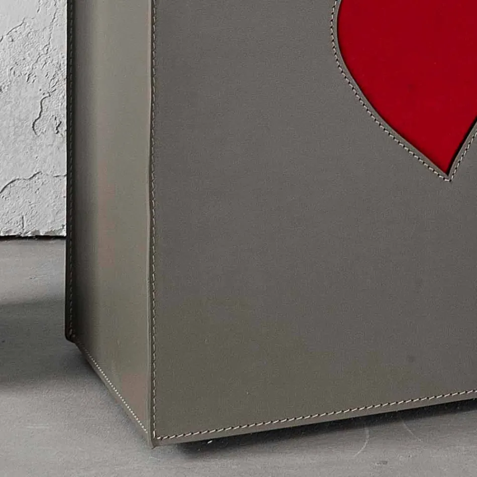 Současný kožený koš na prádlo vyrobený v Itálii Adele, vložka do srdce Viadurini