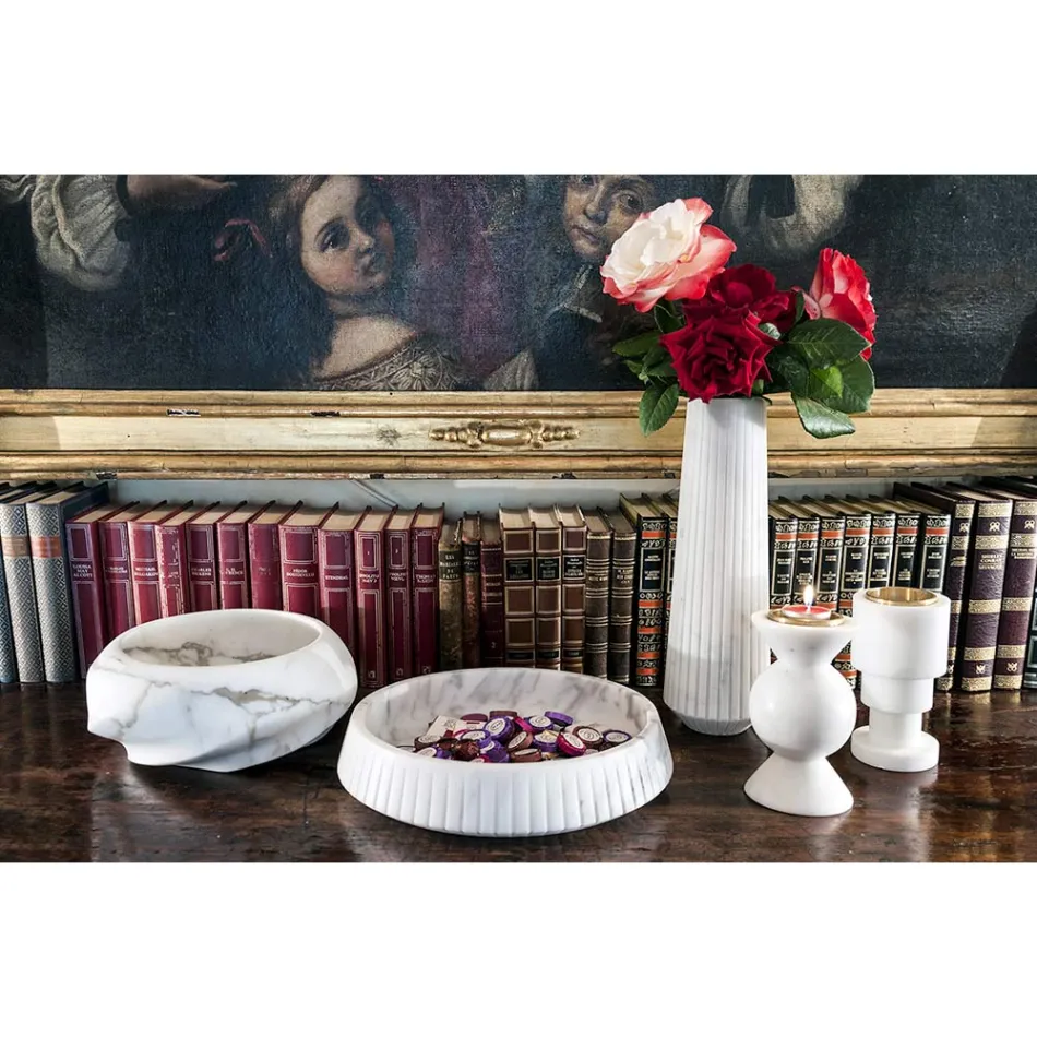 Designový svícen z mosazi a bílého mramoru Carrara Vyrobeno v Itálii - Bevis Viadurini