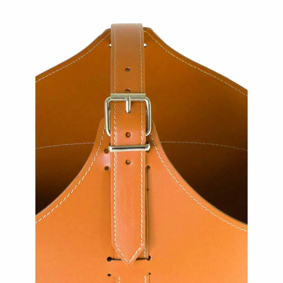 Portalegna z interiéru s volantem v moderním regenerované kůže Fabia Viadurini