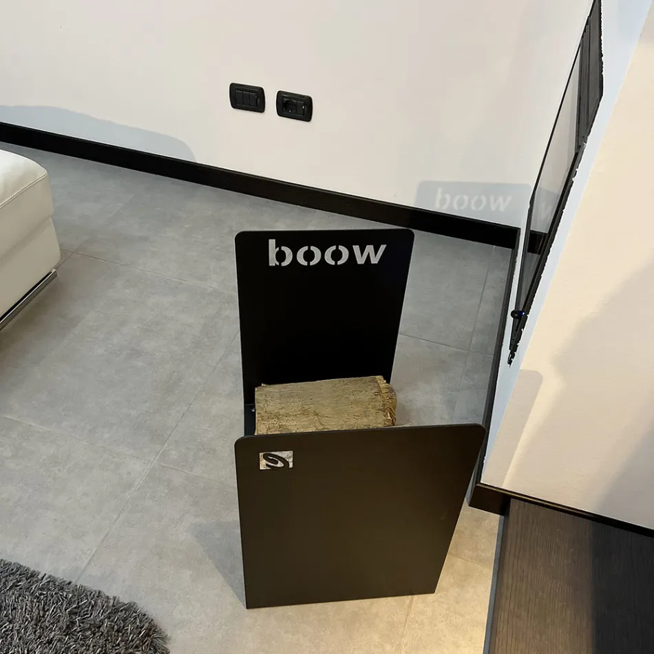 Moderní držák na dřevo z černé oceli s minimálním designem s gravírováním - Altano Viadurini