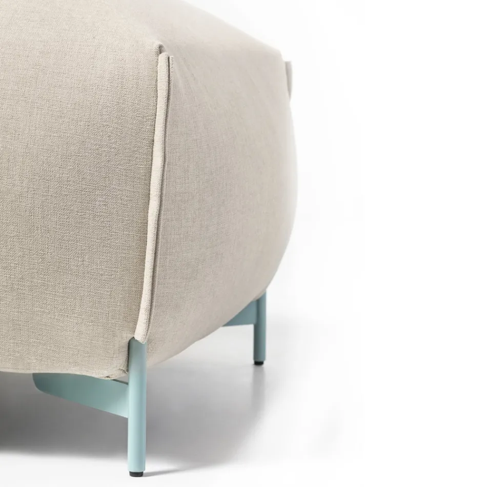 Látkový zahradní puf s kovovými nožičkami vyrobený v Itálii - máslo Viadurini