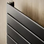 Jediný hydraulický radiátor z černé uhlíkové oceli Made in Italy - Ciro Viadurini