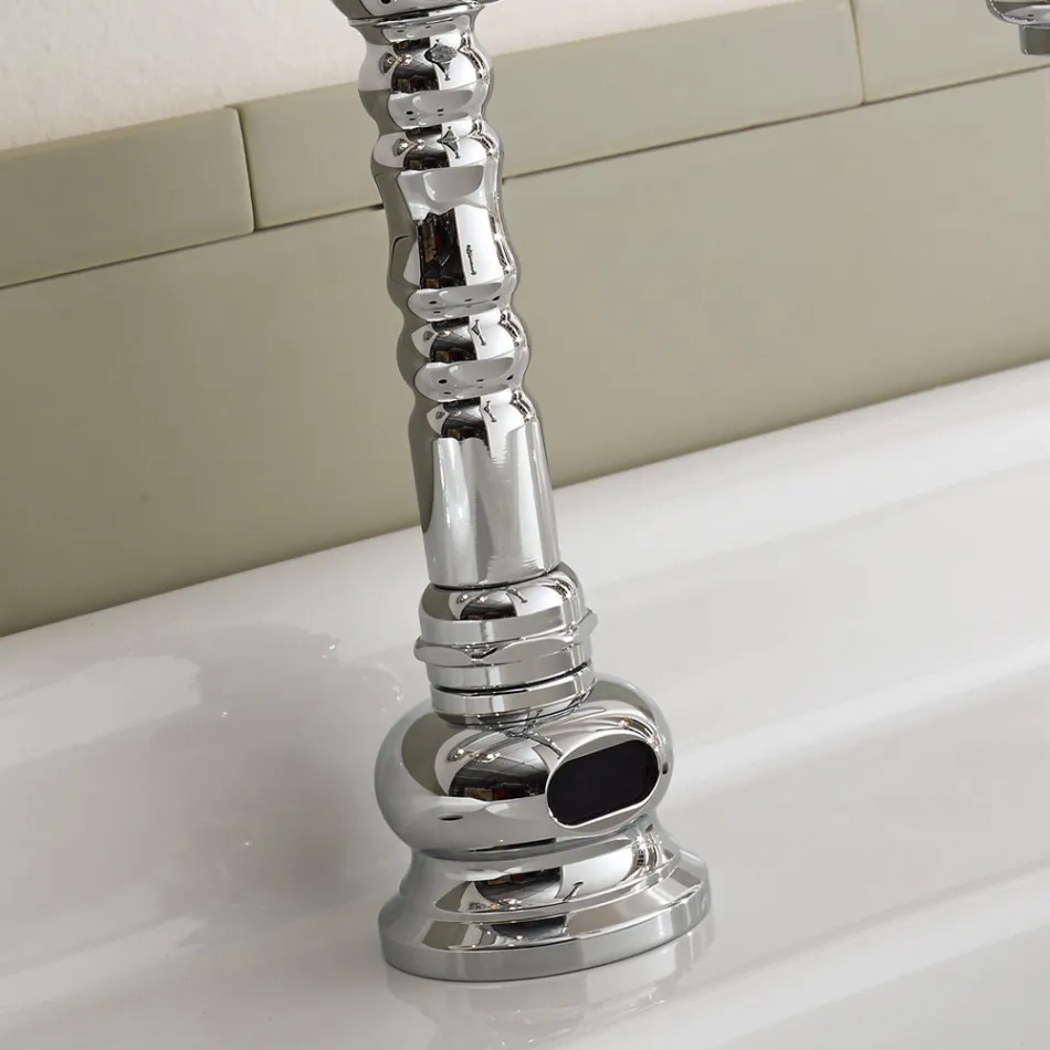 Jednootvorová elektronická dřezová baterie klasického stylu v mosazi - Noriana Viadurini