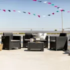 Obývací pokoj s 1 pohovkou, 2 křesly a 1 konferenčním stolkem s podsedáky - Stroj Viadurini